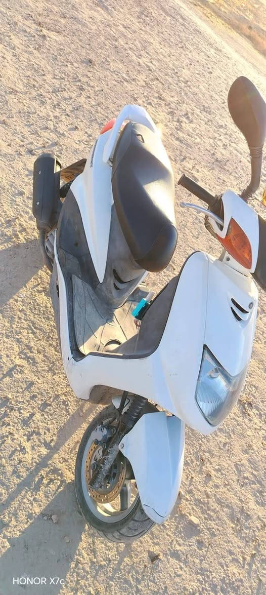 للبيع سعر 900 مستعجل ع بيع
مامفتوح ممبدل بيه شي سكنس نثيه شراي يتصل ع رقم 
***********
