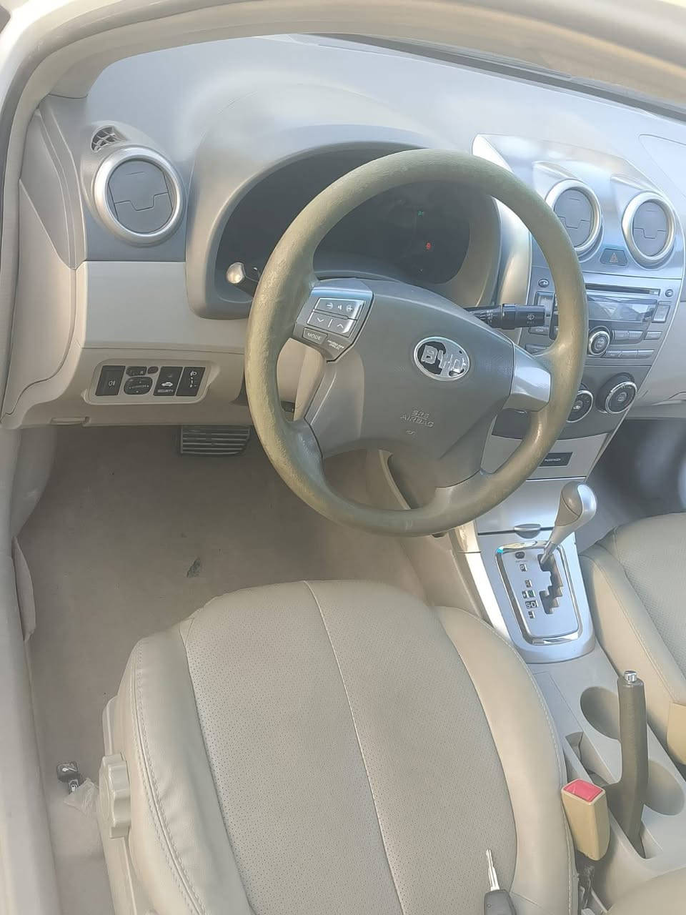 سلام عليكم بي واي دي 2016  بصمه فول مكفوله من ضربه القويه بيه رشات صبغ قليله كير مكينه خير من الله مكلف بل نشر*********** السعر ٥٨ وبيه مجال
