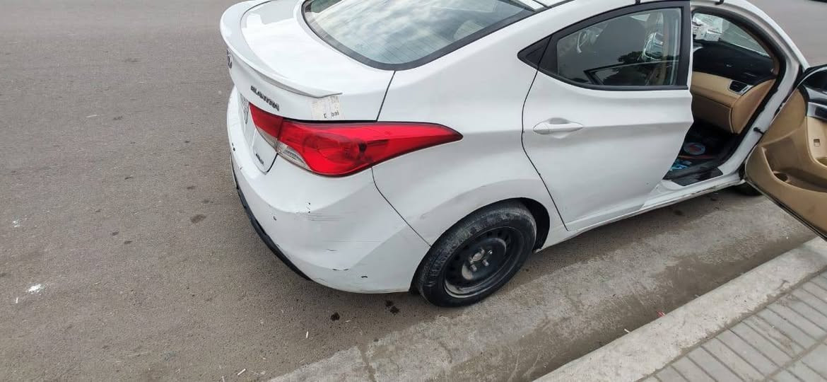 النترا 2012 خليجيه GLS..
محرك 1800 دوش..
فووول من  عده البصمه..
محرك كير كله تمام..
بغداد باسمي..
السياره بيه مكانات صبغ بسيط
وبيه طخات عايفهن على وضعهن...
تبريد تدفئه..
السعر من الاخير ب 88 قفففففففففففففل
ابيعلك هل الموجود.. اني مالي واهس ارتب الياخذها بل العافيه عليه
***********
مكاني بغداد الكرخ حي الاعلام.
