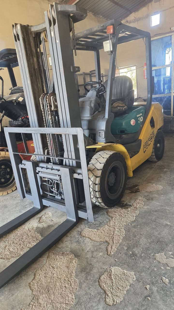 للبيع رافعه شوكيه كوماتسو 3طن 3حركات جوب حاويه موديل 2010 كير مكينه أكسل تخم تاير جاهزه للعمل بيه اوراق مزاد شركه الببسي العنوان ديالى بعقوبة قرب مديريه المرور 
يوجد توصيل جميع المحافضات 
***********
***********
