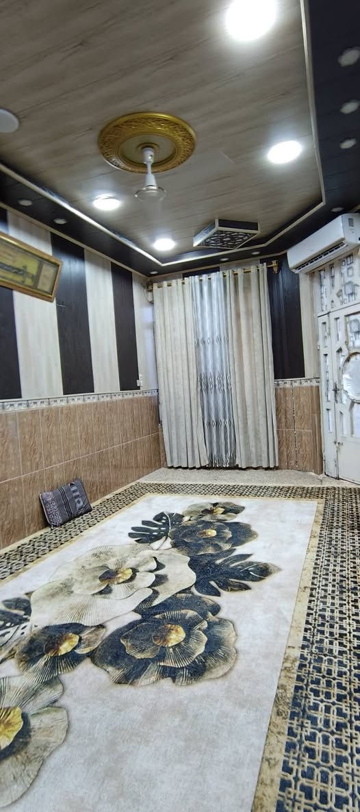 دار للبيع
المساحة 125 عليه الإسكان 
طابق واحد غرفة وصالة ومطبخ ومنور وصحيات واستقبال 
السعر و الاستفسار خاص 
***********
