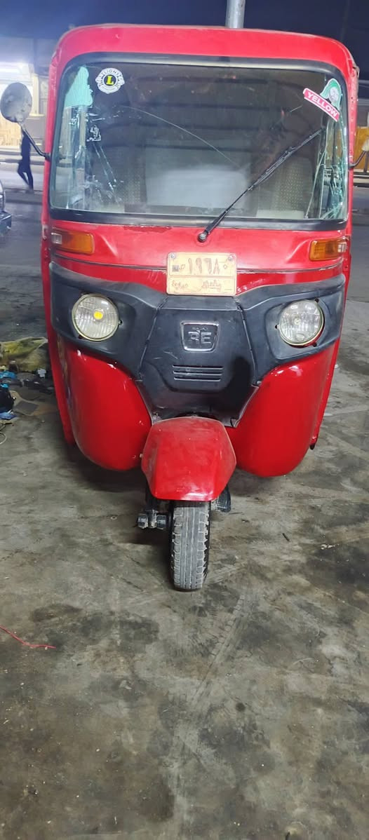 السلام عليكم تكتك 18 مرقم بغداد سعر 4600 وبيها مجال  مصبوغه عام حك جيه مكان حي طارق ‏‏‪***********‬‏
