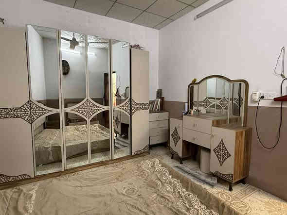 ژوری نووستن تورکی 8 پارچە 
بۆ فرۆشتن زۆر پاکە بە پاکی ماوتەوە برا لۆکە کەم بەکار هاتووە ناو نیشان کەلار مشتەریت تێل بکە لە خزمەت تام  ژ.م***********
