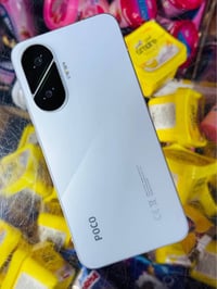 بوكو F7 • ٥١٢ • ١٢ رام