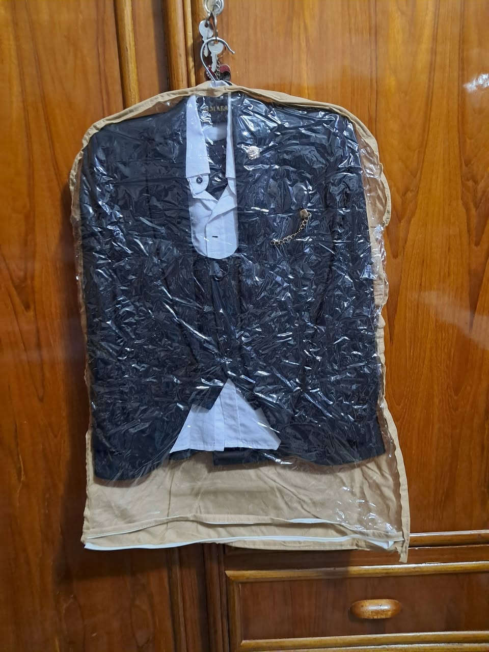 سلام عليكم قاط ولادي  من عمر ٨ سنوات  إلى ١٠ سنوات  يلبس .ي ٢٥ مع توصيل ..قاط ثاني يلبس من عمر ٦ ال ٩ سنوات..جديد ملبوس مره وساعه فقط جنطه وياه  ٢٥ الف مع توصيل.


**إذا كنت صاحب هذا الإعلان وتريد حذفه لأي سبب، رجاءا أرسل رسالة إلى الدعم الفني**