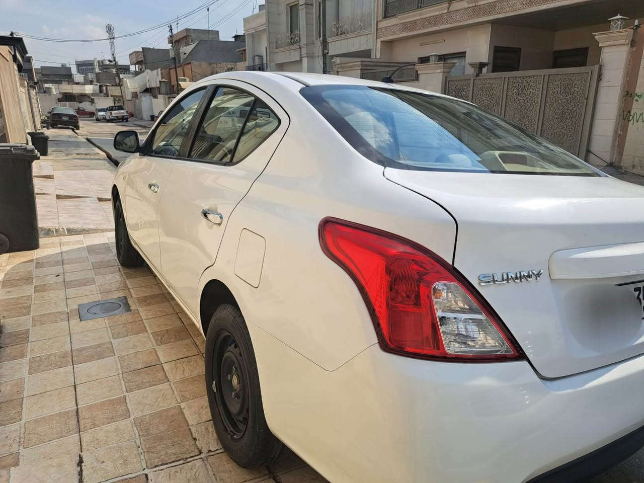 Nissan Sunny 2016
 هیچی نیە سەیارەکە سفرە
تەنها 65 کم رۆیشتووە هەقیقی
رەقەم و سەنەوی نۆییە 
بەناو خۆمە
بی سبوغ بی تحدیل 
بی کارت بی شوخت
دەعامی بۆ دەعامی بەشەرت 
یەک دینار مەسروفی تیدا نیە 
نرخ $98 
هەولیر
*********** 
*********** أربيل, العراق
