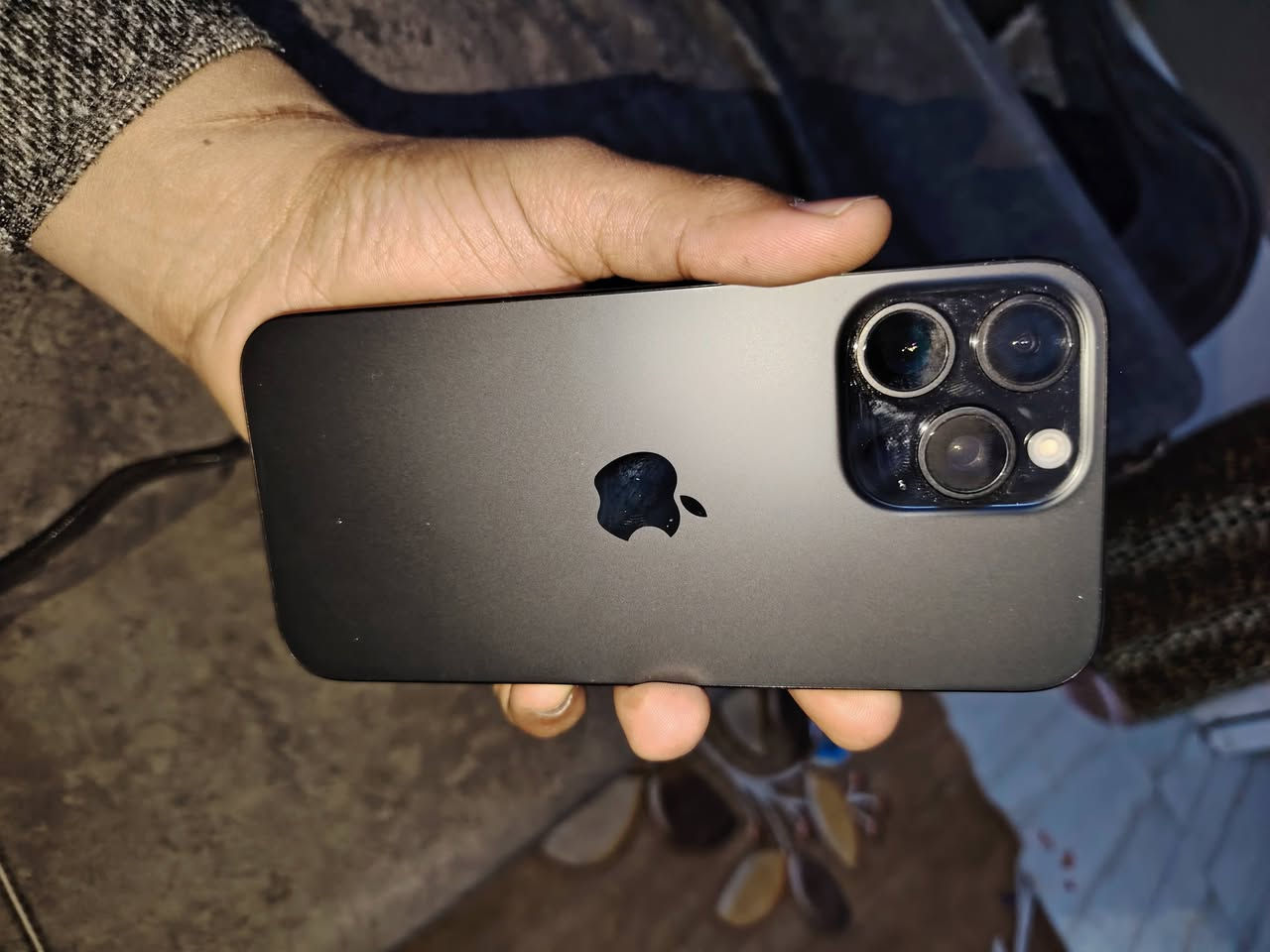 16برو ماكس شرق 256مشحون 177مره داخل الضمان بغداد الزعفرانيه 14000.   / ***********
