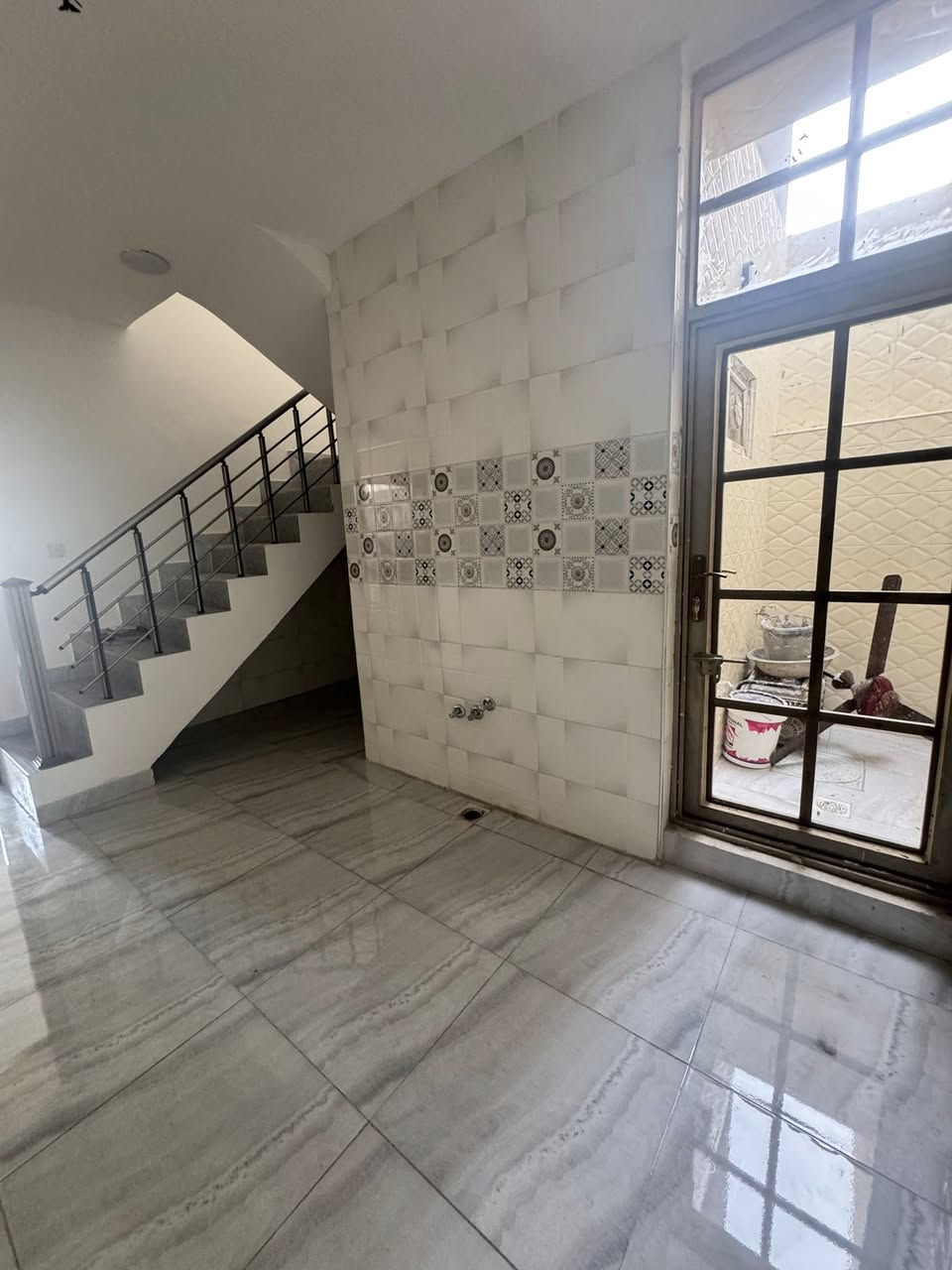 دار مساحه ٥٠  للبيع متر  #لسعر ٨٣ بمحمع #السلطان الثالث طابقين ثنين نوم وصاله وصحيات وترك شارع مفتوح #ثامن فرع من لشارع  العام بسمي مباشر تنازل شركه #القلعه لاستفسار ***********
