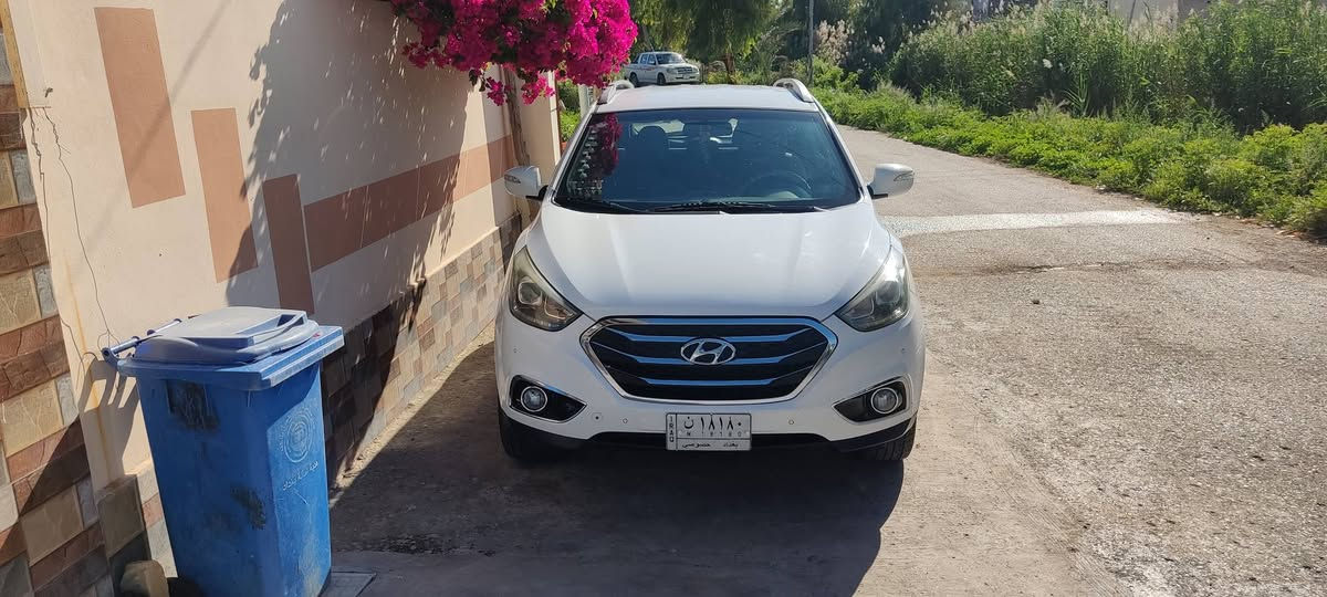 السلام عليكم سياره توسان موديل 2015 جديدة واحد على واحد سياره مكفوله من ضربه وصبغ سياره مكفوله كفاله عامه تخم  تاير جديد حداديه صدر جديدة مكينه 2000 دوش سبير شركه شرط مانازل لايتات زنون ابيض مال شركة سياره مكفوله كفاله عامه رقم بغداد باسمي سنويه لحد سنه 2028 السعر مال سياره 162 وبيها مجال لطيبين العنوان بغداد الشعب رقم الهاتف ***********
