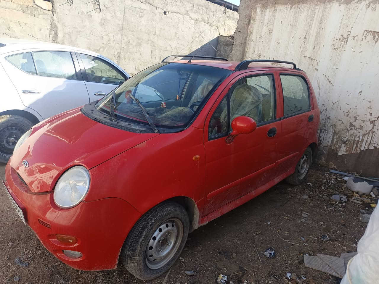 سيارة كيو كيو 2012للبيع سيارة جديدة ما بيها شي نقص تدفئة تبريد شغال رقم بغداد جديد هزة جديدة 
كير اوتوماتيك دكم اسهل من الكير الاصلي
السعر 32وبيها مجال
المكان ابوغريب قرب مستشفى ابوغريب
***********
