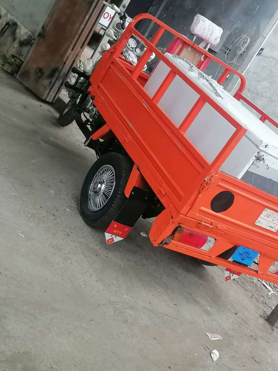 موديل 15 نظافه كدامك
مكاني القرنه  رقم  وسنويه  سعر مليون و650 ومجال كلش بصيد ***********
