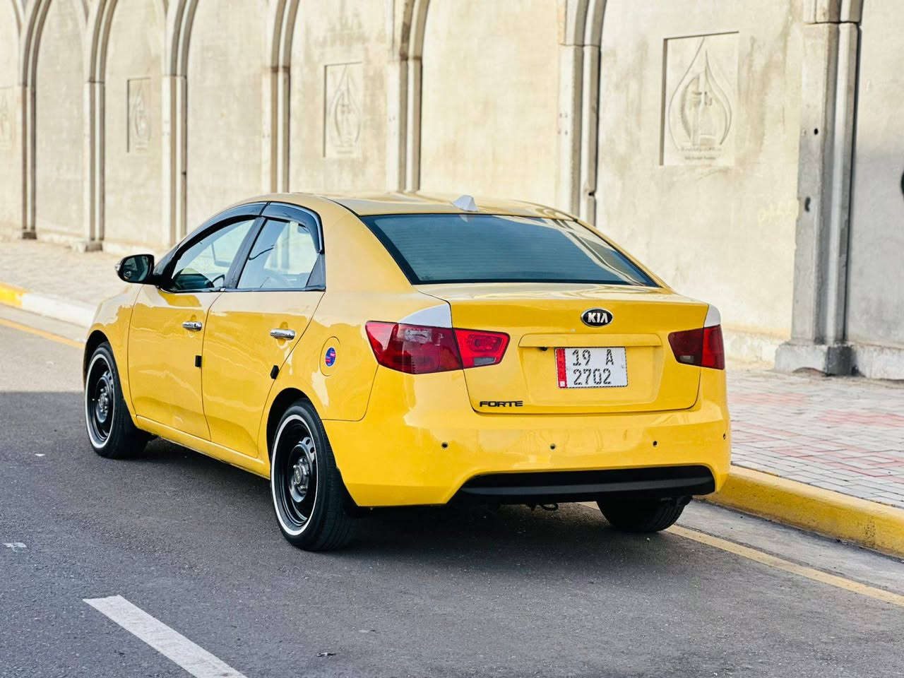 السلام عليكم كيا فورتي 2011 وارد امريكي حادثه جاملغ خلفي فقط والباقي كفاله ليبل واحد الاستفسار *********** السعر 85 مجال بسيط موصفات شاشه كامره يدات نيكل محرك 2000  دوش محرك وكير مكفولات حداديه تخم تاير جديد رقم كربلاء  دولي  المكان كربلاء
