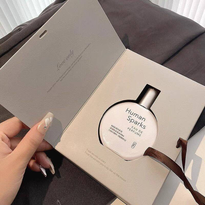 ✨ Human Sparks Eau de Parfum ✨
عطر يونيسكس يناسب النساء والرجال، بحجم 50ml.

🌿 مكونات العطر:
• المشمش.
• البرقوق.
• الفلفل الوردي.
• زهرة الأوسمانثوس.
• الجلد.
• اللبان.
• الستيراكس.

🤍 يتميز برائحة فاخرة تجمع بين النفحات الفاكهية والدافئة، بثبات وفوحان يمنحانك حضورًا مميزًا.

🎁 يأتي بعلبة أنيقة وراقية، مما يجعله خيارًا مثاليًا للإهداء أو للاستخدام اليومي.

📦 متوفر الآن.. راسلونا للحجز والطلب.

#رمزيات 
#السعودية 
#تعديل 
#الخليج 
#اكسبلور_explore
اكسبلور_طق_فولو 
مول
البشير_شو_اكس 
سوي_منشن_لضلعك_او_ضلعتج_تفاعلكم_يحلي_البيج 
تكريت 
هدفنا_اسعادكم_نتميز_بوجودكم✔ 
صفحة_بغداد 
اكسبلور_لايك_كومنت_فولو_ي_عسل  الموصل 
اكسبلور_فولو


**إذا كنت صاحب هذا الإعلان وتريد حذفه لأي سبب، رجاءا أرسل رسالة إلى الدعم الفني**