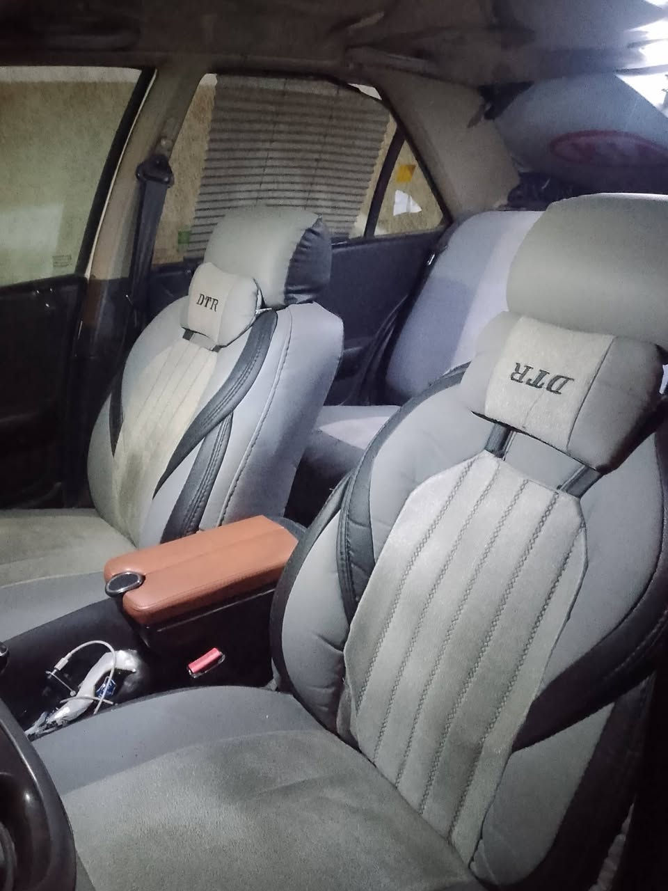سلام عليكم بيجو GLX 405 بلاديه نقطة خياس ما بيهة السيارة بيهة كير ومكينه فرنسي اصلي وين متريد شغل وطلع السيارة كله جديد حداديه صدر امامي خلفي تخم تأير اصلي قبل سبوعين بدلتلهة تبريد ثلج الله شاهد تدفئة السيارة مالتي الشخصية مكملهة من البرغي للبرغي السيارة باسمي تحويل ثاني يوم 2012  بس صدك تعبان عليهة بل عافيه على الياخذهة السعر 44 وبيهة مجال حك الجيه مكاني سلمان باك المدائن اي استفسار تفضل خاص او رقمي ***********

