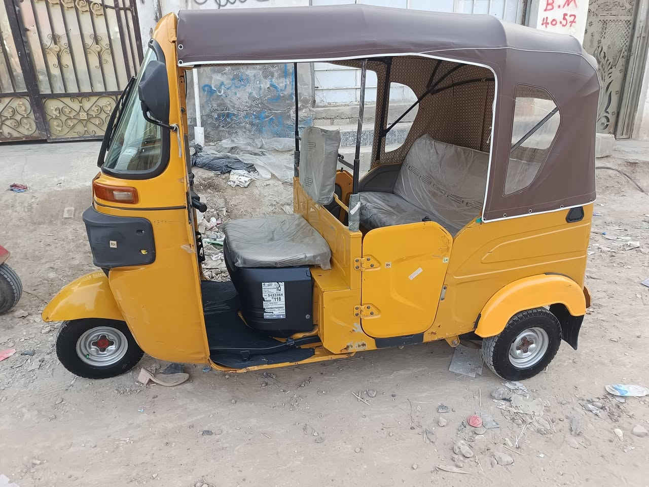 السلام عليكم تكتك 21شهر 3  جاهزه من كل النواحي ما متعوبه من الدوام للبيت سعر 7.600 بيهة مجال ***********
