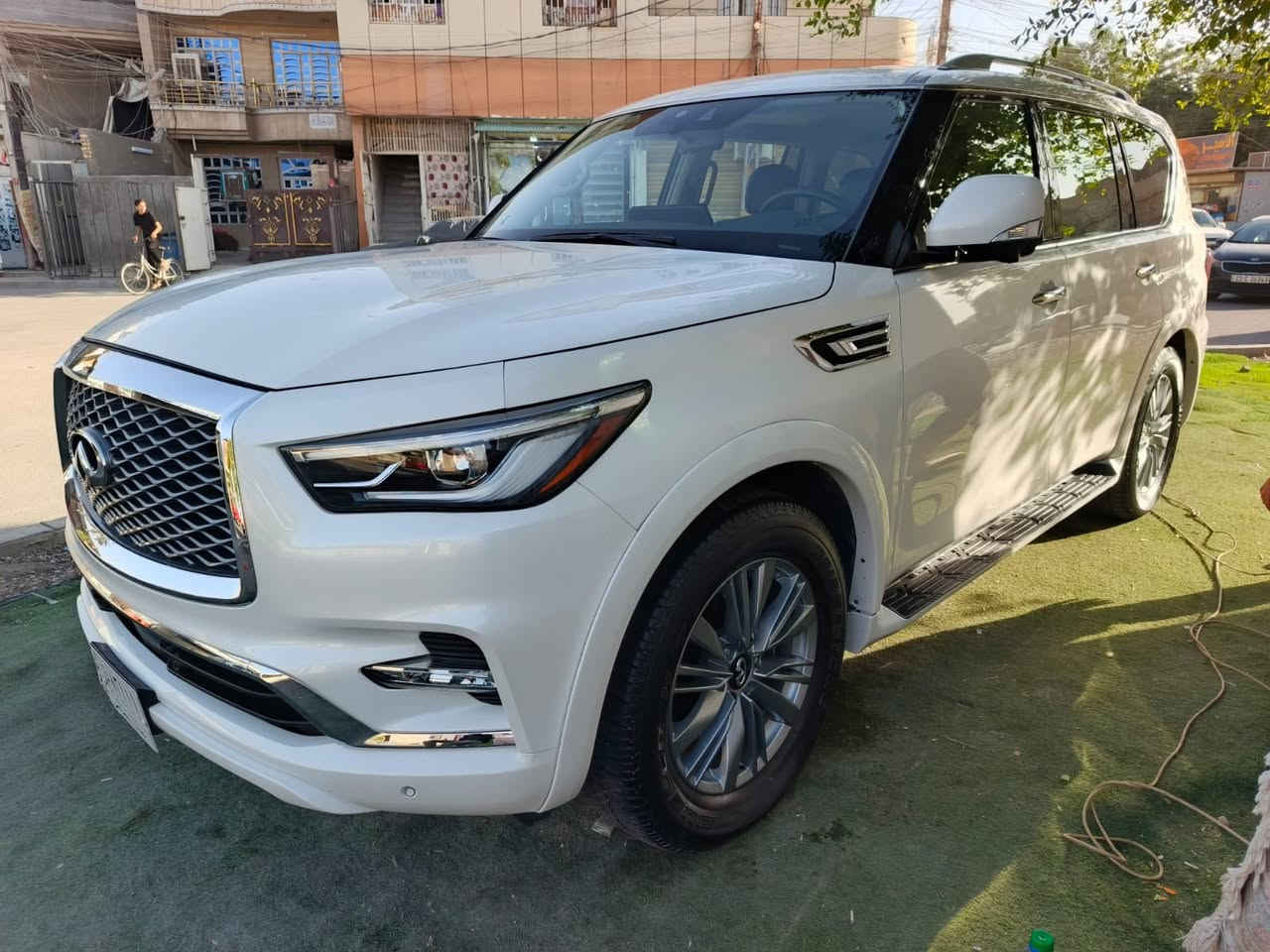 السلام عليكم 
انفنتي 2023 السياره فول لمتداللون صدفي مبدل بيها جاملغ و بنيد نفس اللون بدون قطره صبغ وتصليح باللغد السياره فتحه قياده ذاتيه تحديد مسار قياده اليه محرك 8 سلندر وهوايه مواصفات 
السعر 379$ وبيها  مجال الرقم بغداد وماشيه 14 الف 
***********
