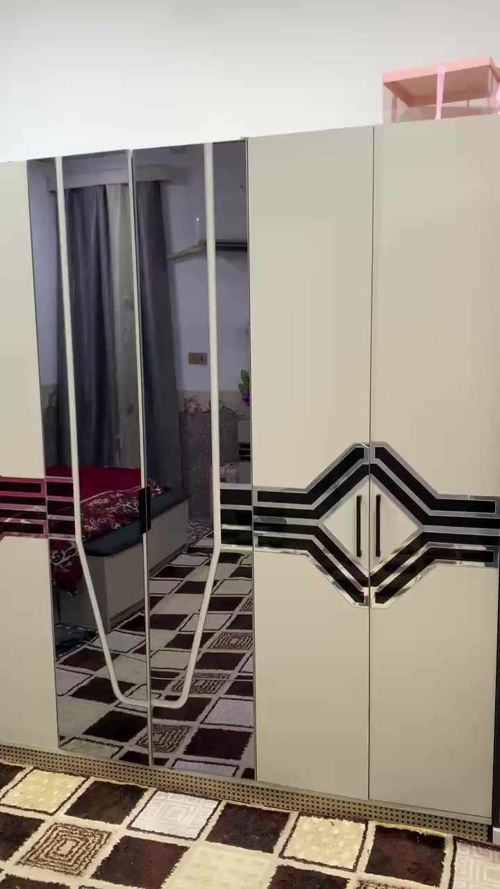 غرفه جديده للبيع بمليون وبيها مجال للاستفسار ***********
