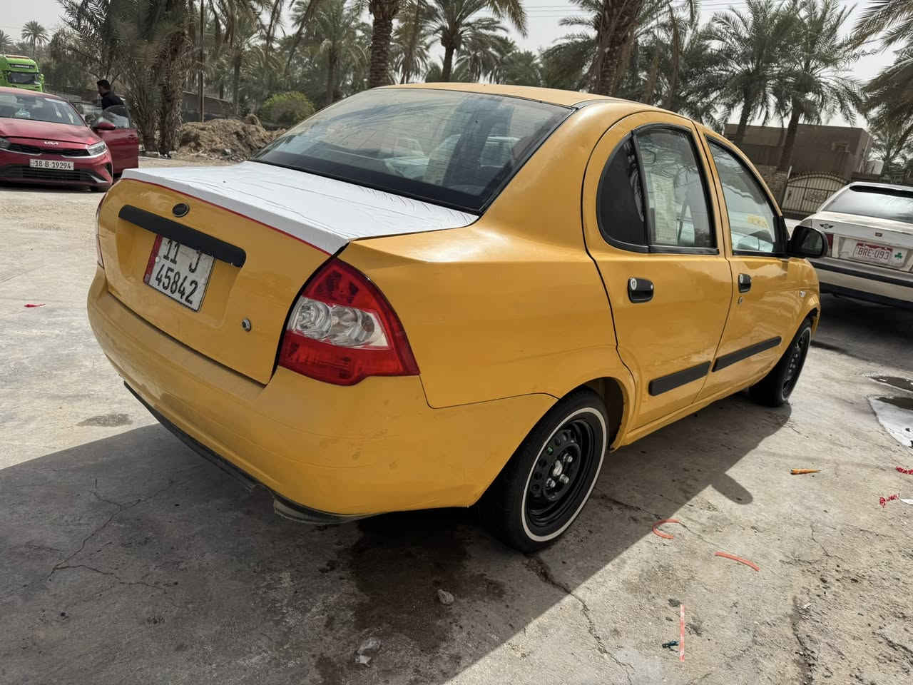 سلام عليكم 🥇📍 
طيبه 2015 رقم بغداد الجديد هيئه وغرامات مصفره كير مكينه نظاف تخم تاير وتخم ويل جديد شاشه اصليه بيها سياره بدون حادث وبدون معجون بس بيها مكانات صبغ اثر جراد وصور سياره عدي قبل لااصبغ لقطع سياره جاهزه وحلوه نقصها عينه وصينه بس حماوه صفر مابيها أي حماوه السياره معروضه ب 40 وبيها مجال مكاني بابل حي الجزائر ***********
