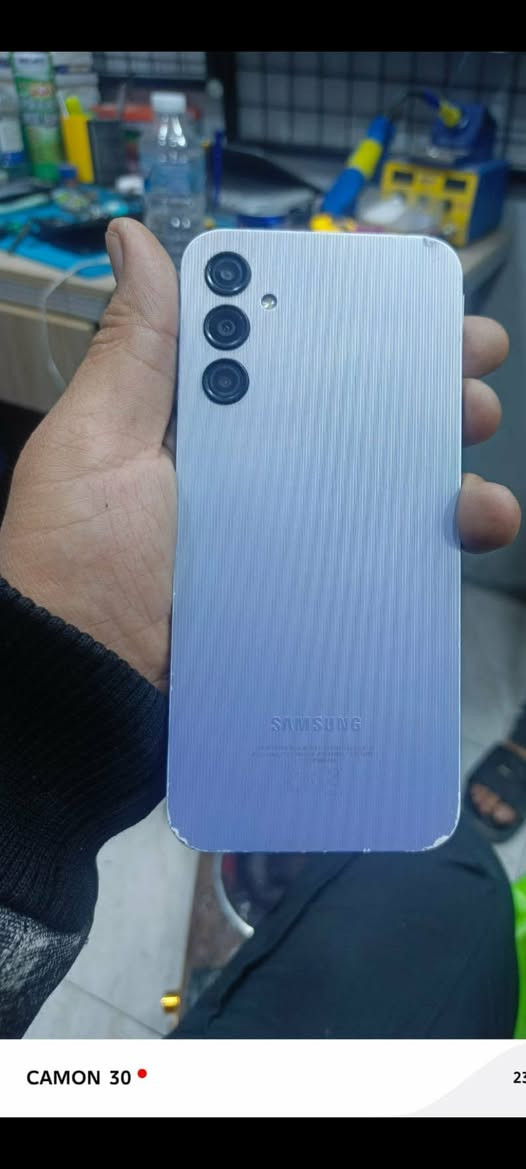 جهاز للبيع فقط مبدله الشاشه الجهاز نظيف جدا  كما موضح بلصور السعر 60ممتواجد ع الفيس الاتصال ع الرقم بي واتساب ***********
