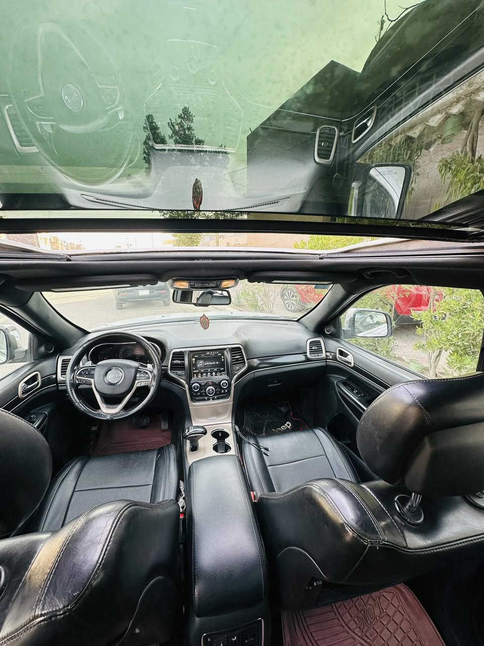 السلام عليكم
للبيع جيب 2014 لمتد
فول مواصفات 1/1
رقم بغداد بسمي 
فتحة سقف بنوراما 
كشنات جلد + كهرباء 
صندوق كهرباء 
محرك 3600
كشنات تدفئه و تبريد 
ستيرن كهرباء + تدفئه
شفتات كير ب الستيرن
حساسات امامي و خلفي 
خزن وضعيات الكشن
دمام صوت
تشغيل عن بعد
وباقي الموصفات المعروفه 
حادثه بنيد و جاملغ بدون دواخل
فقط و صور الحادث مرفقه 
السعر 183 بي مجال 
للاستفسار ***********
