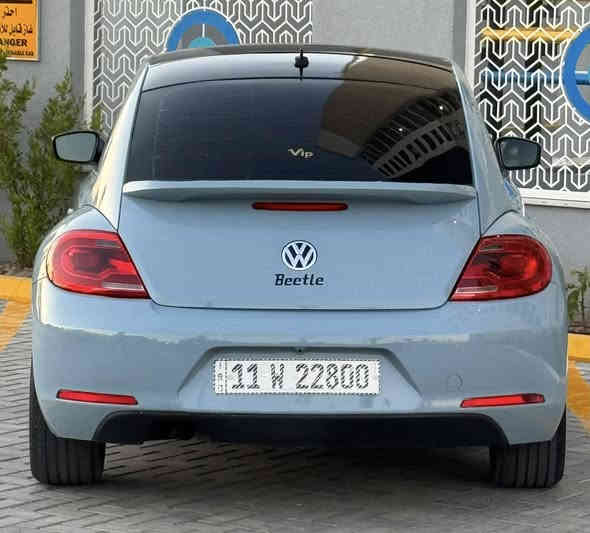 VolksWagen Beetle فولكس واكن بيتل 2015
لون مميز / رقم مميز بغداد بأسمي تحويل مباشر
ضررها بامريكا بسيط جداً موضح بالصور 
 بدون دواخل ( الايرباكات سليمه )
المواصفات : 
- محرك حجم 1800 تيربو 
- گير DSG6
- شاشة كاربلاي CarPlay & AndroidAuto
- كاميرا خلفية
- كشنات جلد 
- كشنات تدفئه
- ستيرن D shape 
- اضاءة زينون عالي / ناصي / كشافات
- ويل حجم 17 أصلي
- مفاتيح عدد ٢
محرك و كير غير مفتوح شرط الفحص 
نوزلات و بلكات و فيت بمب جدد مسويلها ادامه 
حتى الدهن مبدله جديد Adinol
 صدر امامي خلفي جديد
تبريد ثلج و تخم تاير جدد. جاهزة مابيها نقص
نظيفة جداً من الداخل و الخارج و ترايها يخبل
سنويه و هزه و ارقام جدد
السعر 109 ورقه بيها مجال للطيبين
عنواني بغداد 
***********
***********

