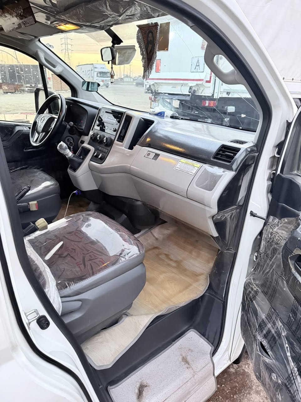 سلام عليكم هايسه 23البيع نص فول  ماشيه150 سياره خير من الله كبل الشارع زوج دروعه مراوح تخم تاير برجستون دوشمعه سفاري باب كهربائي سياره ماذب عليه ولا ربع كبل الشارع مكان سياره قرب بسمايه ***********
