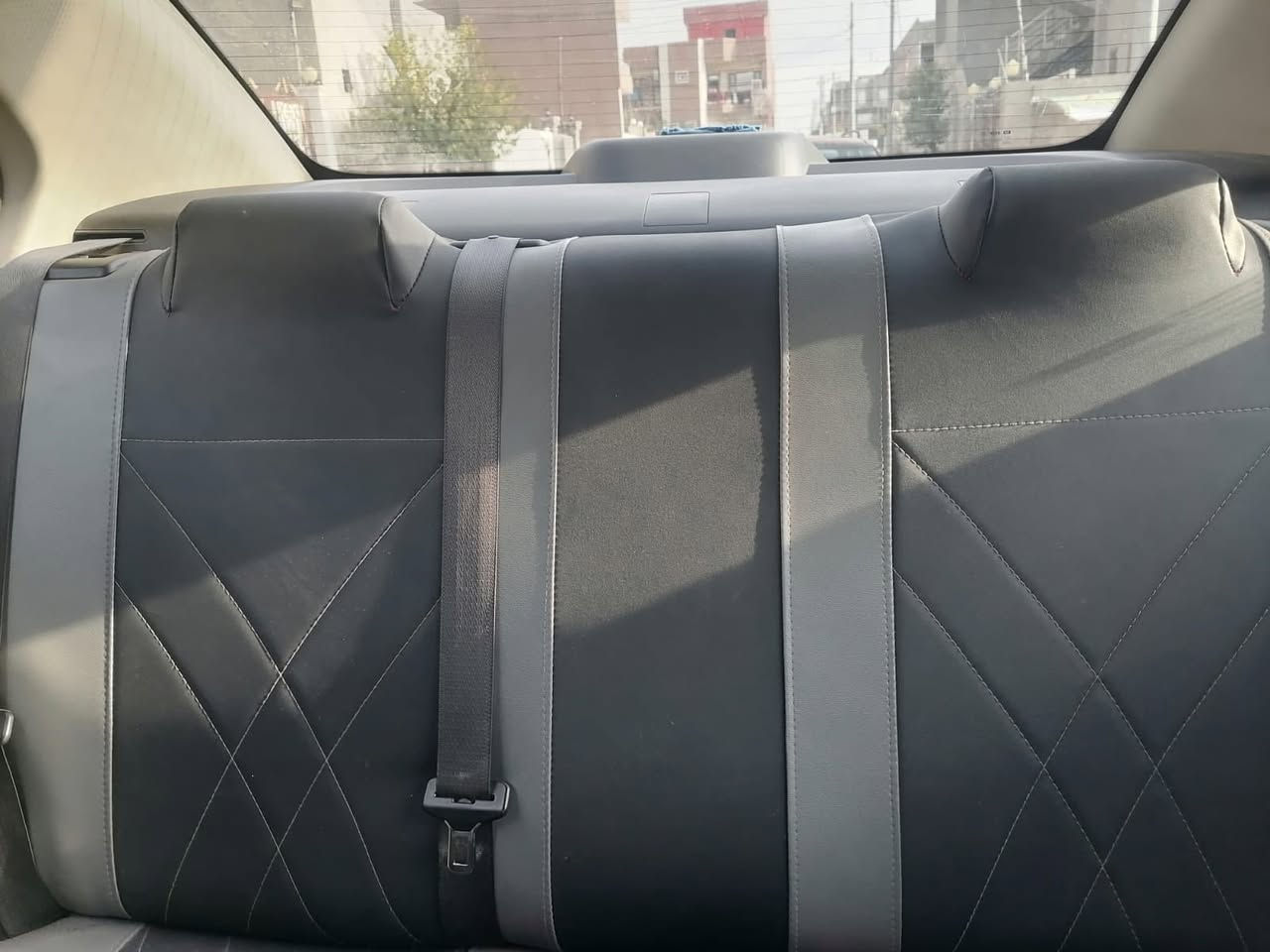 أفيو موديل ٢٠١٨سياره بدون صبغ فقد جامله امامي بي تعديل بارد شبركير محرك بشرط كير اوتومتيك رقم سنويه جديد شرط تحويل عليها ورقتين غرامه ينزل من سعر السعر ٨٨ورقهً مجال الرقم ***********مكان سياره سميل
