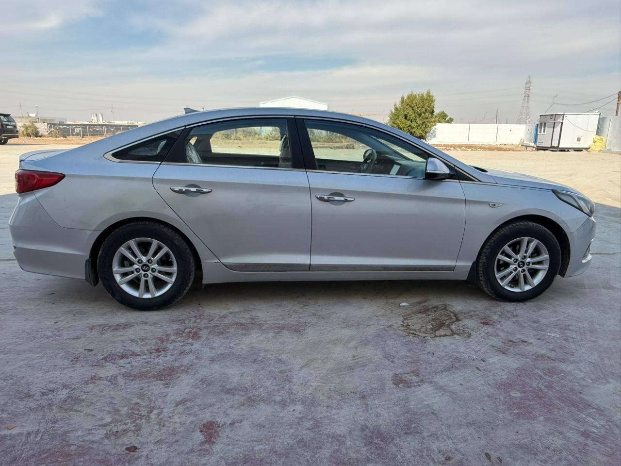 سوناتا وارد كوري خط واحد 
موديل 18 رقم اربيل دولي جديد سياره جاهزة تخمم تاير مكينة 2000 دوش لون رصاصي اتصال برقم ***********
