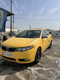 كيا فورتي للبيع مكينه 2000دوش صاله سبوعين من شاده  كير خير من الله تبر...