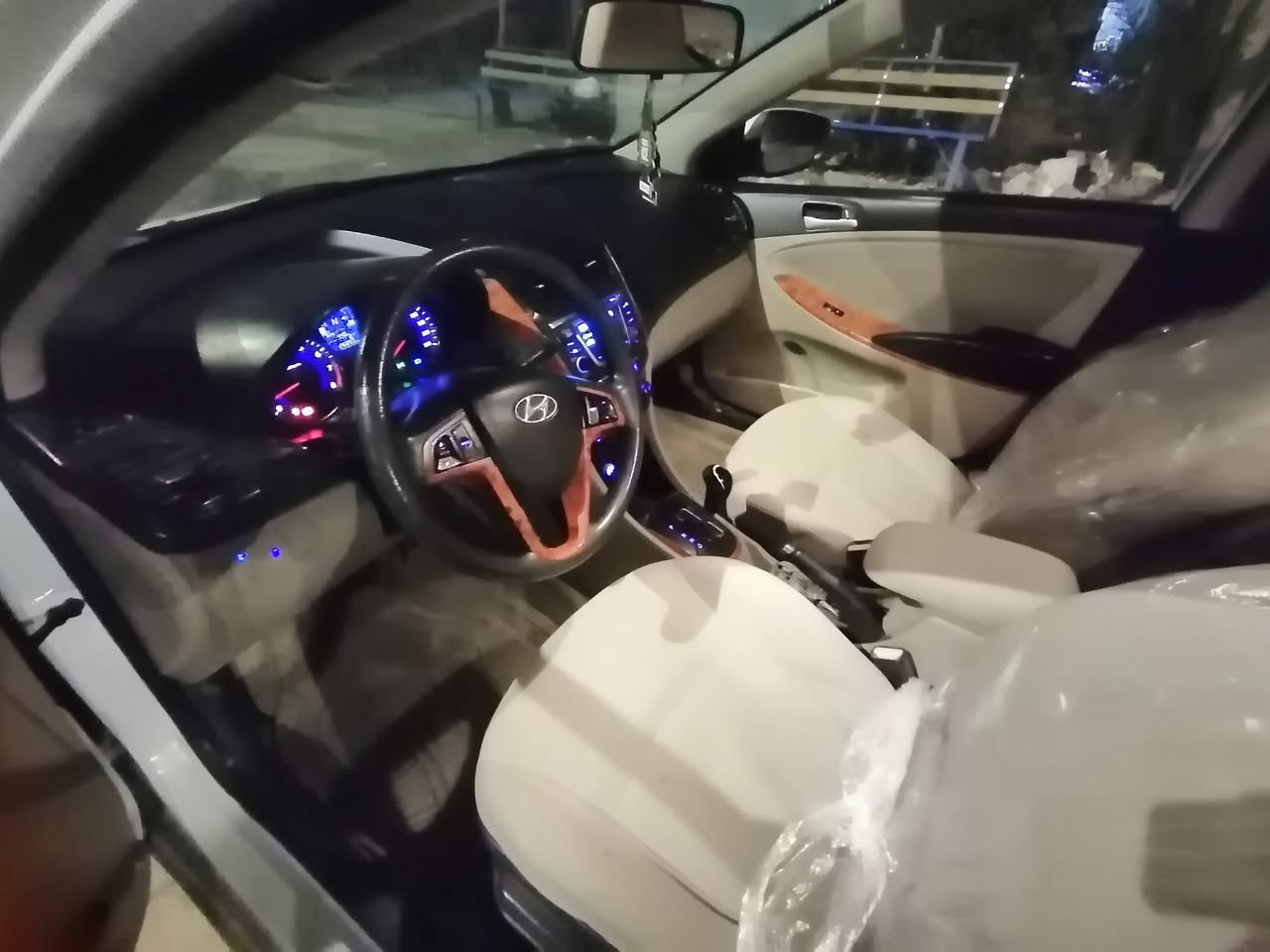 سلام عليكم اخوان السعر 98اكسنت مديل 2017
مكينه وكير عالشرط مكينه ككير ابو القطرى ١٦٠٠
رقم دولي بسمي سنويه 2030 مداور شوكت متريد
مكفوله منل كلبه والضربه شواصي السياره جاهزه
ماشيه 128 الف كلش مامتعوبه اني مكلف بالنشر
***********
