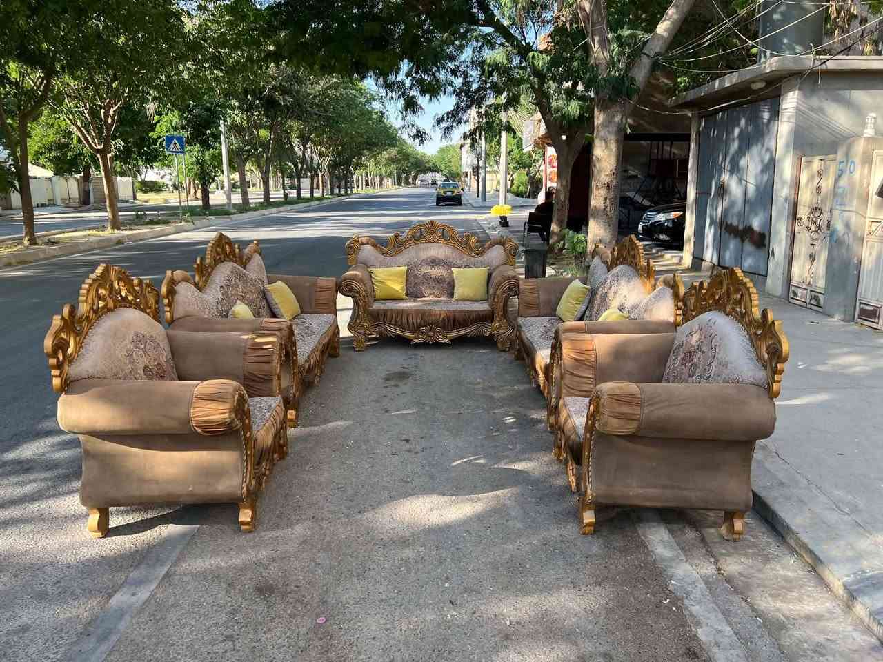 هات هات بە لا ش بە لاشە
کلاسیک 10نەفەرییە پاکو بی  عە یب
نرخی تەنها 250هە زار
ماڵ بۆ کە س دانانیم هەرکە س زوو هات پیرۆزی بیت
ژ.م***********
شوین. کەلار
