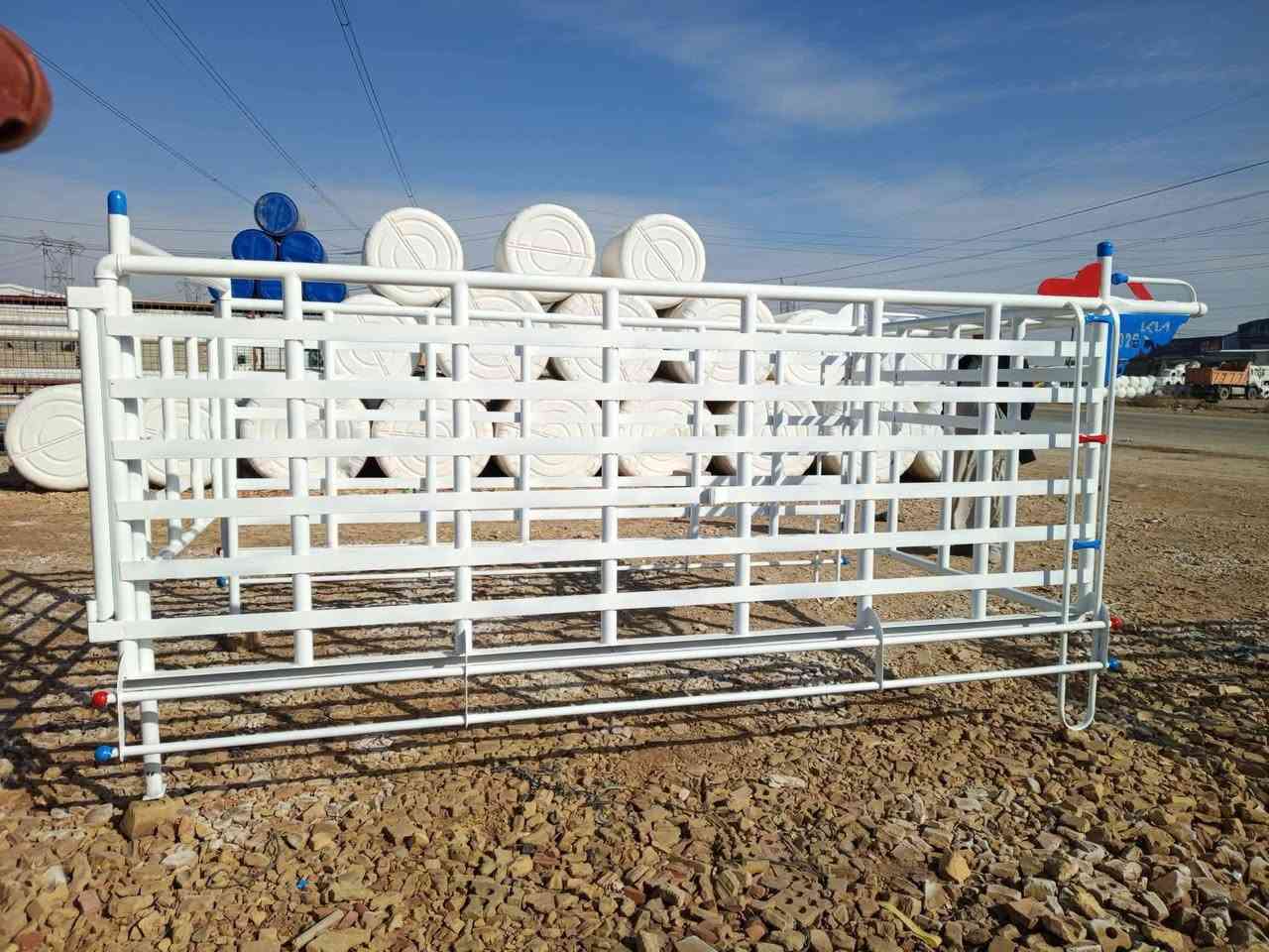 السلام عليكم اخوان لبيع محجر كيه فحل (رتفاع متر و10 حديد 2ملم اركان عكوسه سن ) مكان بغداد تقاطع نهروان ***********
