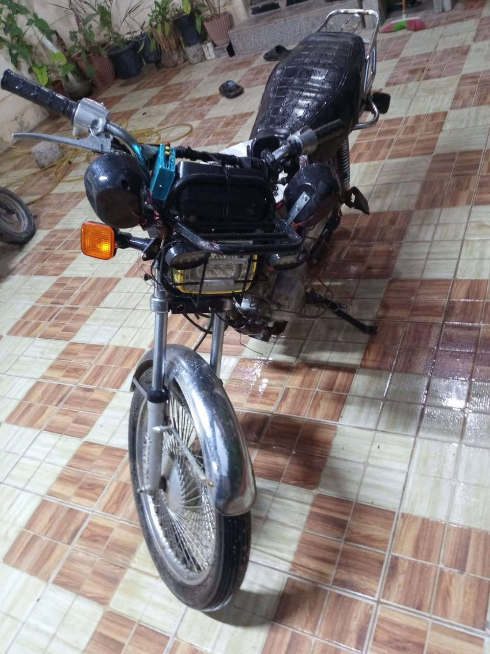 السلام عليكم دراجه تايكر موديل 20 شرط شلعه معدل كهربائياته شغاله دراجه فقط كابريتر تكطع السعر 150 مكاني تكريت التوحيد لستفسار رقمي ***********
