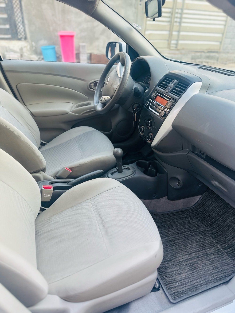 نيسان سني هندي 2023 ماشيه 15 الف مكاني بصره سعر 124 وبيها مجال قليل بيها بارد قليل باب سايق ما مبين ولباقي كفاله سياره أخت الزيرو 