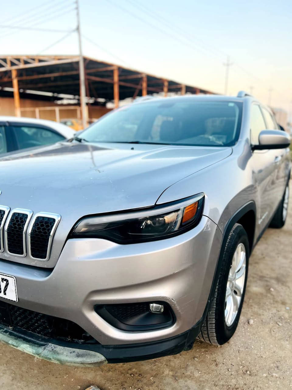 سلام عليكم
جيب بزون موديل 2019 
رقم انكليزي و سنوية جديدة حدادية جديدة امامية وخلفية مكينة 2400 اربعة سلندر ، ظربتها جدا بسيطة فوق اللايت الايسر فقط شبر 
السعر 135 وبيها مجال للشراي
ذي قار - سوق الشيوخ 
***********
