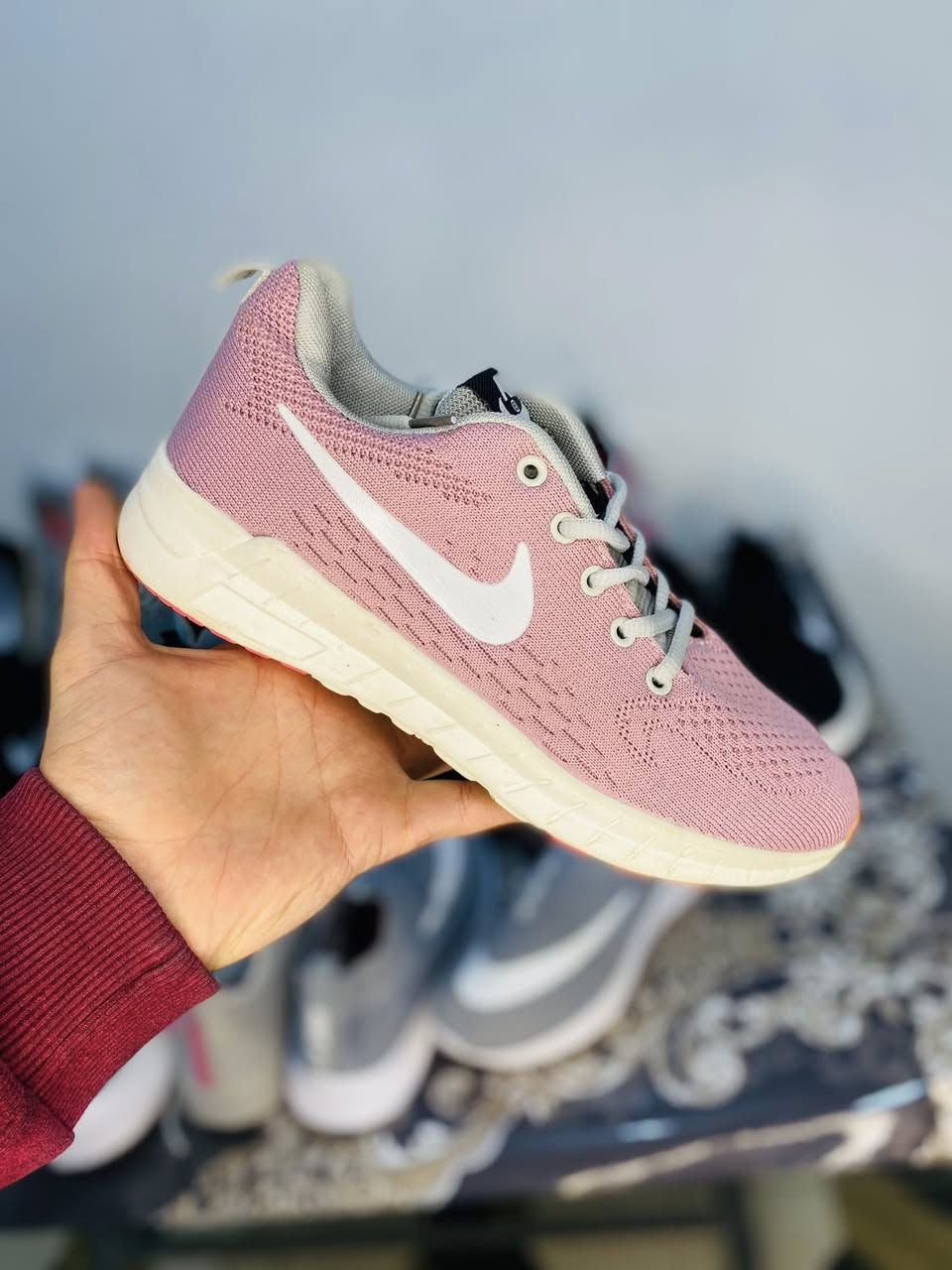 زبائننا الكرام 🤍
يتوفر لدينا أحذية نسائي ولادي ( شي ان غير تجاري) 

🔹 القياسات من 36 إلى 40
🔹 درجة أولى
🔹 خفيفة الوزن (وزن ريشة)
🔹 قاعدة طبية فوم مريحة ومناسبة للعمل والاستخدام اليومي
🔹 غير متعبة نهائيًا
🔹 الألوان المتوفرة موضحة في الصور

💰 الأسعار:
▪️ القطعة الواحدة: 10,000 دينار
▪️ قطعتان: 15,000 دينار

🎁 عرض خاص:
عند شراء 3 قطع تحصل على هدية مجانية مع الطلب

🚚 التوصيل متوفر إلى جميع محافظات العراق

📩 للطلب والاستفسار:
يرجى مراسلة الصفحة أو الاتصال على رقم الواتساب الظاهر

⸻

‪+964 750 267 4239‬

إ
