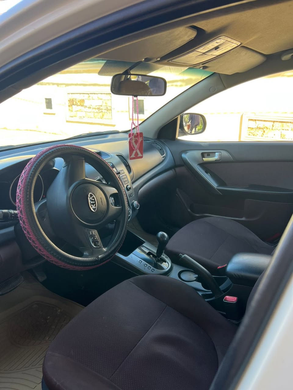 سلام عليكم
سيراتوا خليجي 10
كله بلادي 
فقط باب سائق تبديل اثر طخه
كير محرك بلاد
رقم شمالي باسم عربي 
تحويل وكاله موجود
مكانه بابل الاسكندريه
سعره 97 وبيه مجال
تخم تاير حداديه تبريد كله جاهزه
واتساب ***********
اتصال ***********
