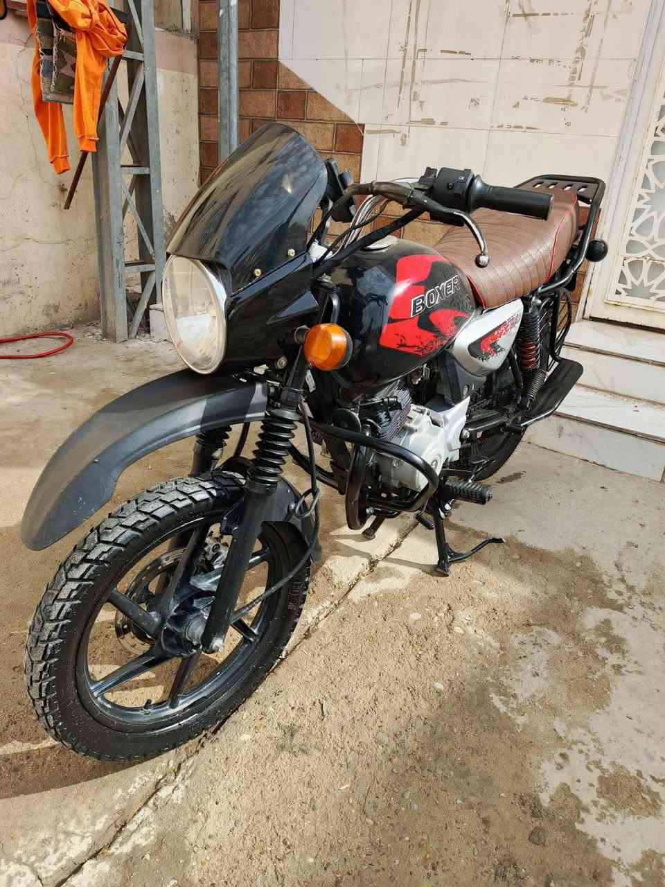 للبيع بوكسر جبلي مديل 2023 طالعه بل 25 أوراق اصولي وكيله علي عنجور بالخان بسمي فول نضافه جديده و جاهزه مجهزه كهربائيات كلها شغاله مكان نجف سعر 1450 و بيها مجال رقمي ***********
