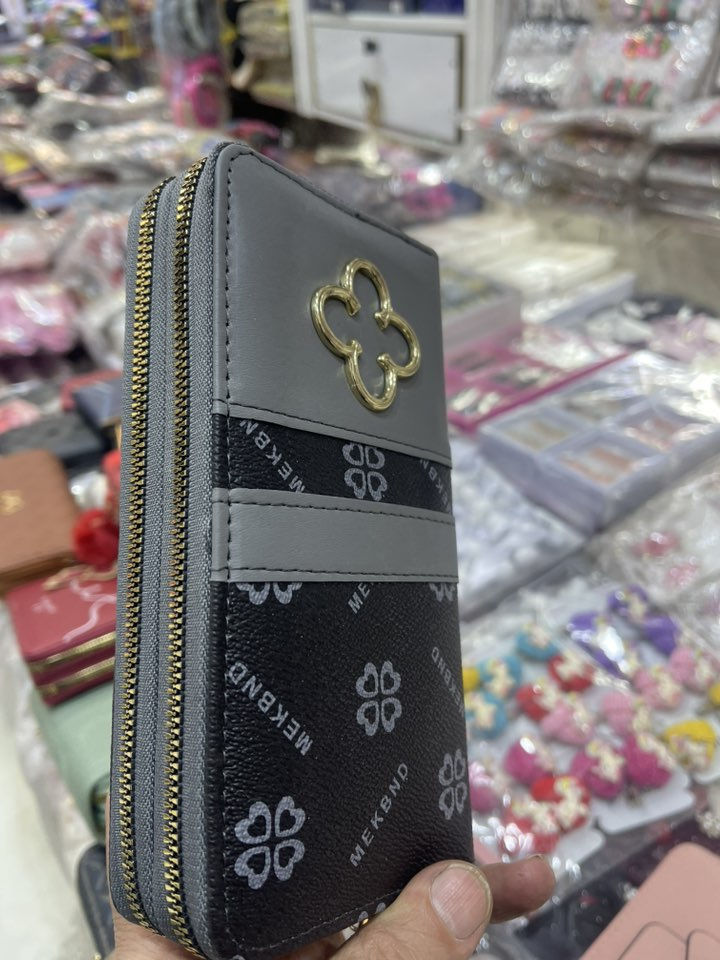 توفرت لدينا انواع الجزادين النسائية بالجملة فقط(درزن) مع خدمة التوصيل للباب لجميع المحافظات


**إذا كنت صاحب هذا الإعلان وتريد حذفه لأي سبب، رجاءا أرسل رسالة إلى الدعم الفني**