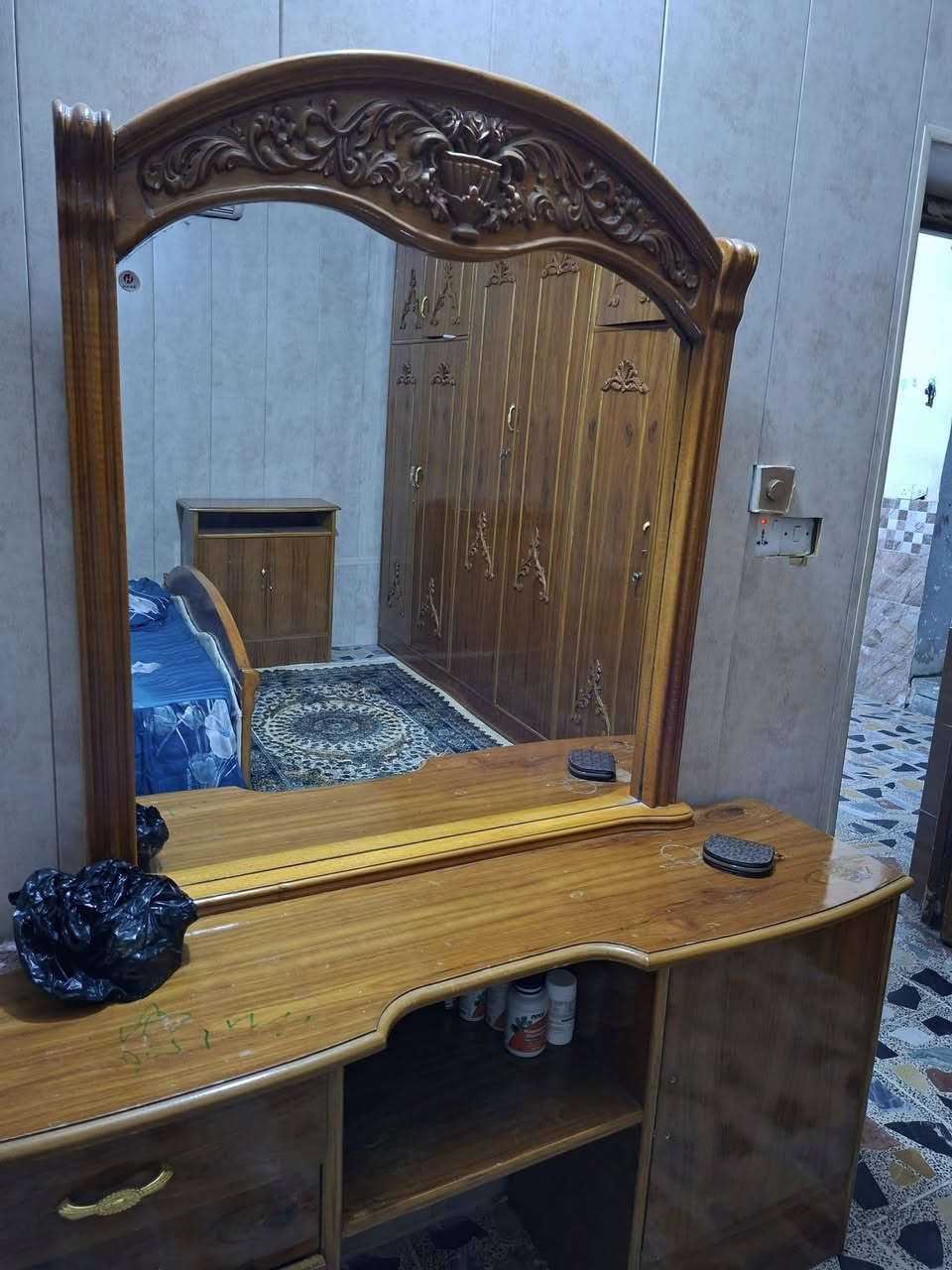 رفه نوم أخشاب عراقي للبيع اخت الجديدة للاستفسار خاص مكاني. بغداد


**إذا كنت صاحب هذا الإعلان وتريد حذفه لأي سبب، رجاءا أرسل رسالة إلى الدعم الفني**