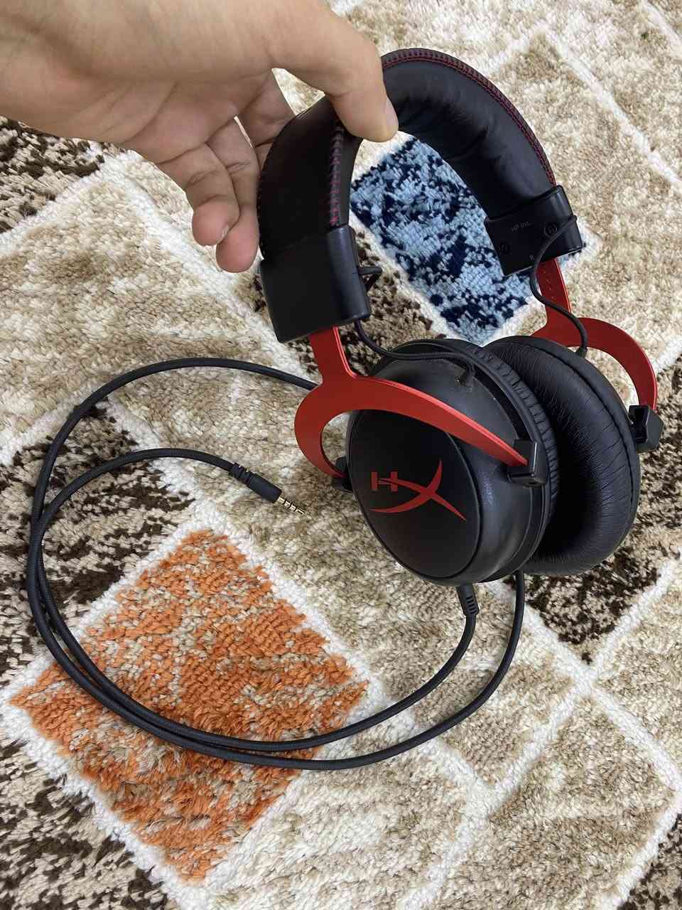 هايبر اكس كلاود 2 نقصها بس مايك شغاله ونظيفه
#ب40 وي توصيل


**إذا كنت صاحب هذا الإعلان وتريد حذفه لأي سبب، رجاءا أرسل رسالة إلى الدعم الفني**