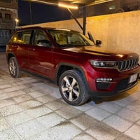 جيب لمتد 5 راكب خليجي وكالة هارلم موديل 2022 ماشية 20 الف السيارة مكفو...