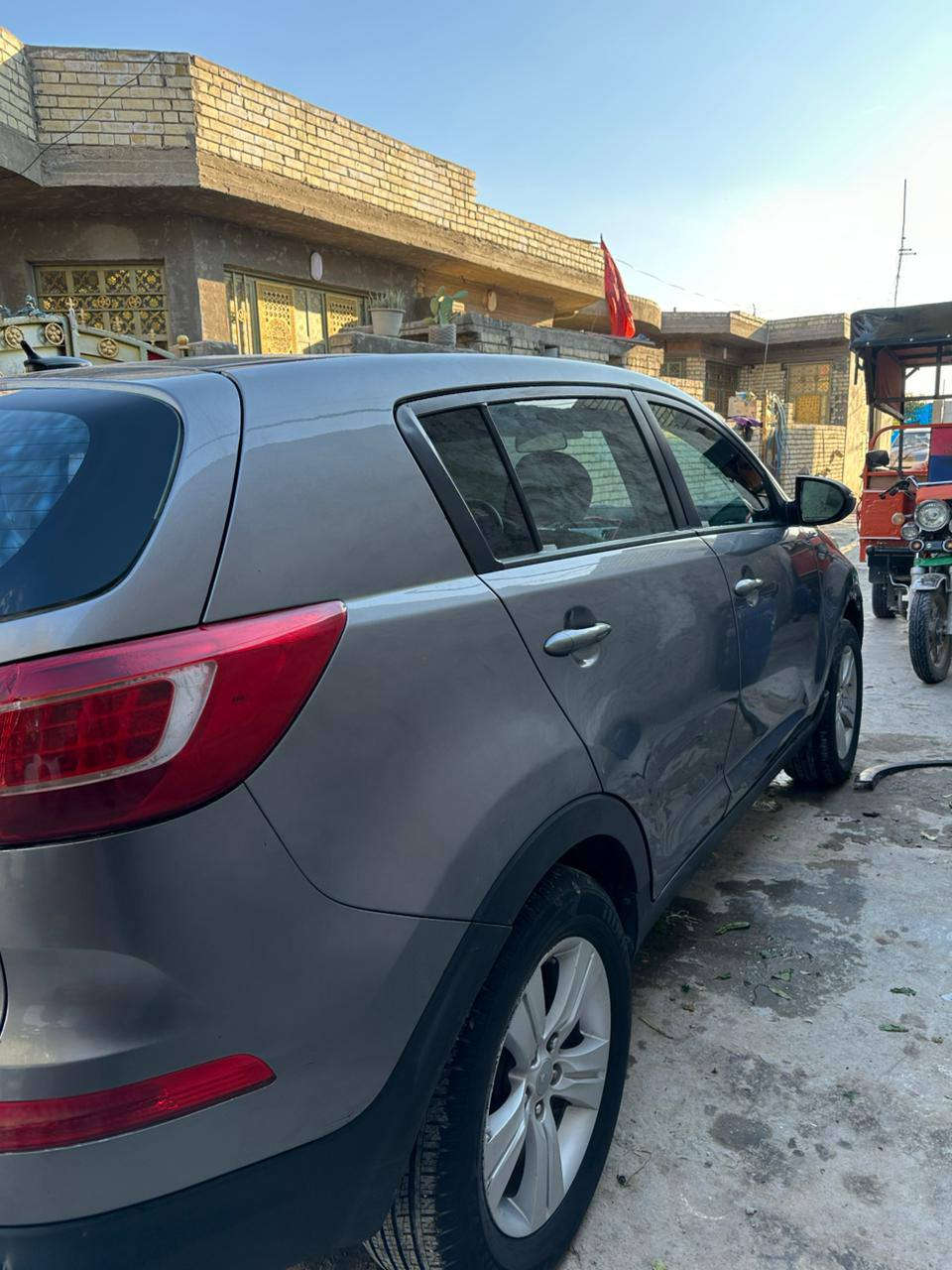 السلام عليكم سبورتج 13 وارد امريكي صبغ حزام جماليه بدون ضرر أو تبديل سنويه ٢٨ بسمي مكاني بغداد السعر ١٢٥ وبيهه مجال للاتصال ***********
