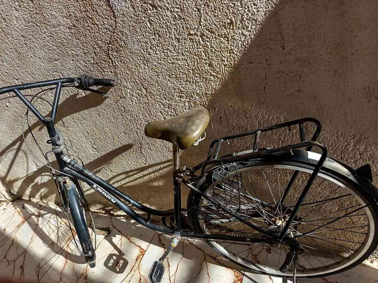 بايسكل للبيع نضيف هذا رقمي ***********
