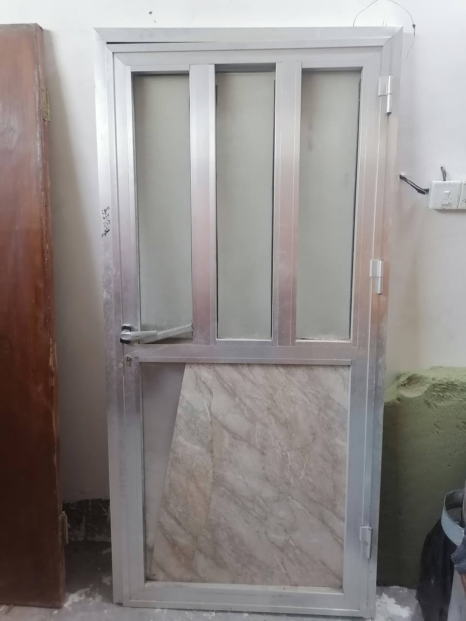 كنتور ملابس صاج 6 ابواب خانات جبيرة مع ميز مراية وميز تعليك و4 بيبان غرف خشب صاج وباب ألمنيوم للبيع مكاني تقاطع النهروان مقابل التصنيع العسكري
قياسات البيبان 
3 ابواب 190*87
باب 1 سوكي 194*88
باب ألمنيوم 192*93
الكنتور وميز المراية والتعليك ب275 
3 بيبان مال غرف 160
باب سوكي وباب المنيوم ب40 ثنينهن 
السعر قابل لتفاوض
تواصل *********** متوفر واتساب

