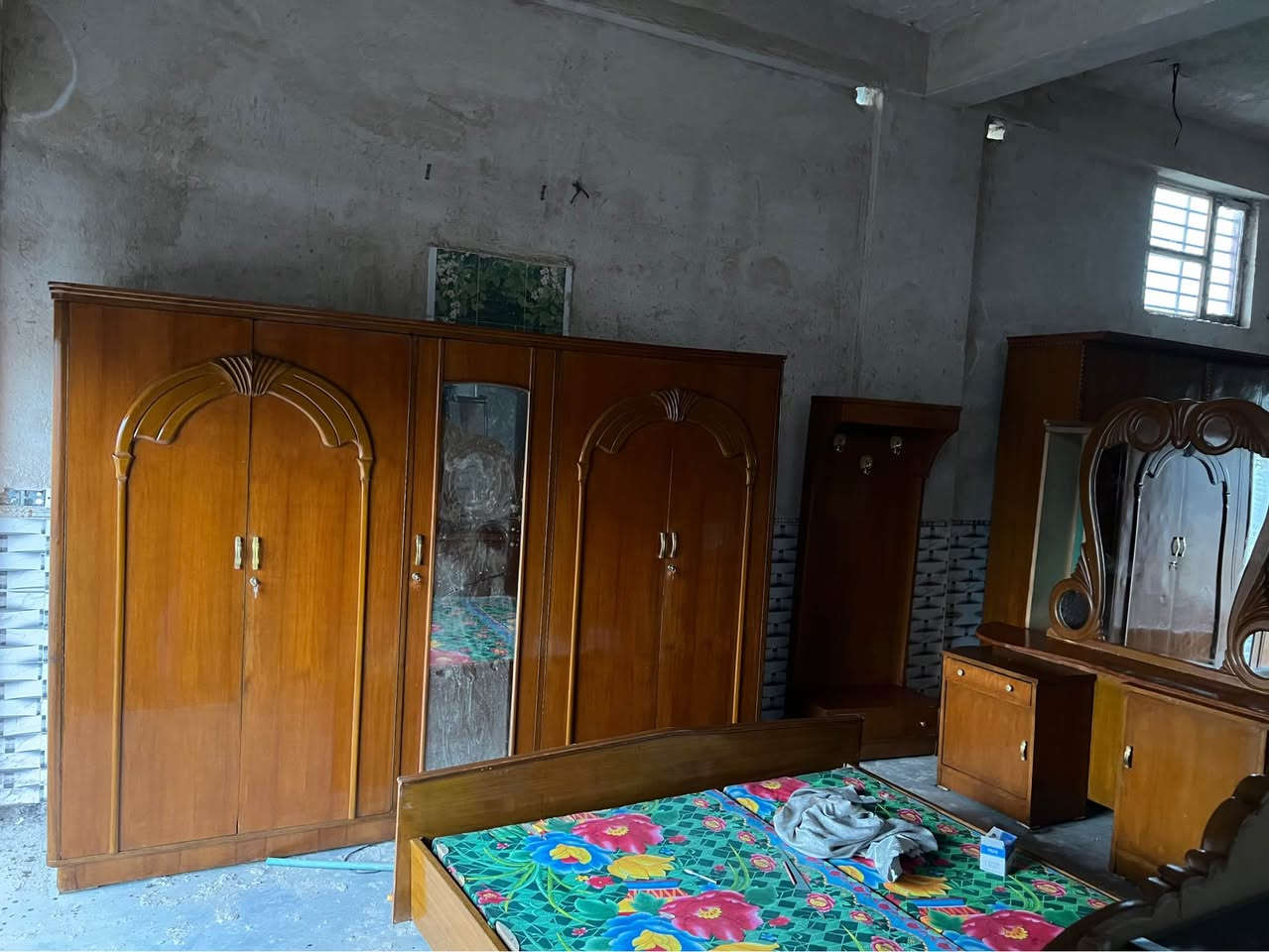 غرف نوم صاج داخل وخارج عدد 4
المكان بابل قضاء المحاويل مقابل معسكر المحاويل البوابة الشمالية بتجاه بغداد 
يوجد لدينا خدمة توصيل 
للاستفسار الاتصال على الرقم التالي *********** او التواصل عبر الواتساب برقم الاسيا حلة, بابل

