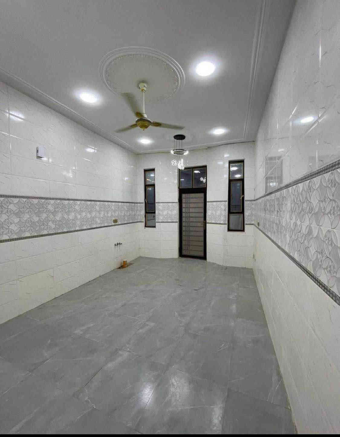 #اسعد_الله_اوقاتكم_بكل_خير⁉️👋🏼

دار سكن للبيع بناء 2025 

#المساحه 300متر  على تبليط مباشرتاً

#جنس_العقار :: طابو ملك صرف زراعي باسم عراقي سند 25 

#العنوان :: البصره أبي الخصيب محيله قرب سوك محيله 
يبعد عن شارع سايدين 200متر موقع راقي

#يحتوي البيت على ثلاث ٣ غرف منام كبار
و ديوان
و مطبخ و صاله
و مناور عدد 2
و صحيات داخلي وخارجي  و كراج سياره

#البيت جاهز من كلشي تستلم البيت عنده المكاتبه
كامل من مقطوره و كيزر و ماطور
جيب اثاثك و اكعد
و الف عافيه الي ياخذه
***********
جميع الخدمات متوفره ماء كهرباء شارع 12 متر تبليط مباشرتاً غريب على 
#السعر (( 135مليون وبي مجال 
#للاستفسار الاتصال على الهاتف البصرة
