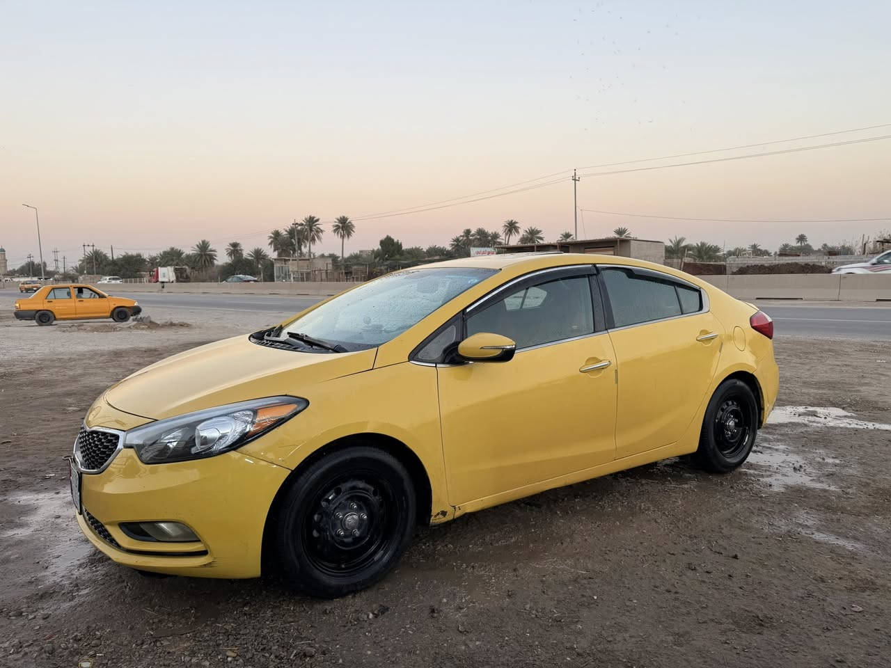 سلام عليكم
سيراتو. فورتي 2015 
ماشيه 180
وارد امريكي حادثه جاملخ الايمين 
سياره فول مواصفات 
سعر 120 وبي مجال 
عنوان. ديوانيه
***********
