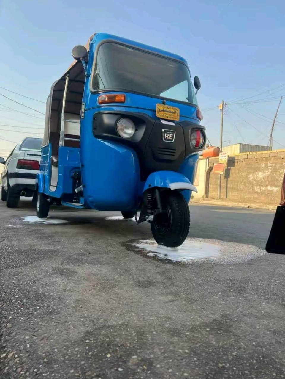 سلام عليكم تكتك للبيع 20 مكفوله كفاله عامه مكاني الامين ثانيه نتصل على رقم ***********
