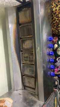 شواية كص شغل درجة أولى نضيفة ٦ عيون كلهه شغالة مع ميز وشيش غذائي السعر...